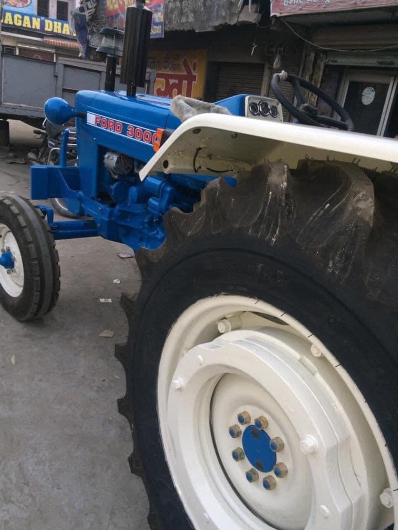 Ford 3000 restored, wheel detail